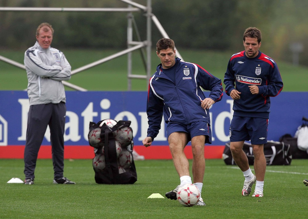 Kan bli första engelska mästerskapstruppen på 40 år utan en "Röd"