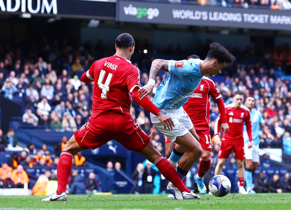 Van Dijks straffstatistik väcker reaktioner