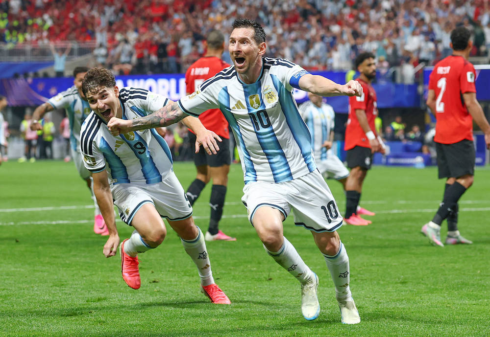 Argentina vidare efter galen dramatik 