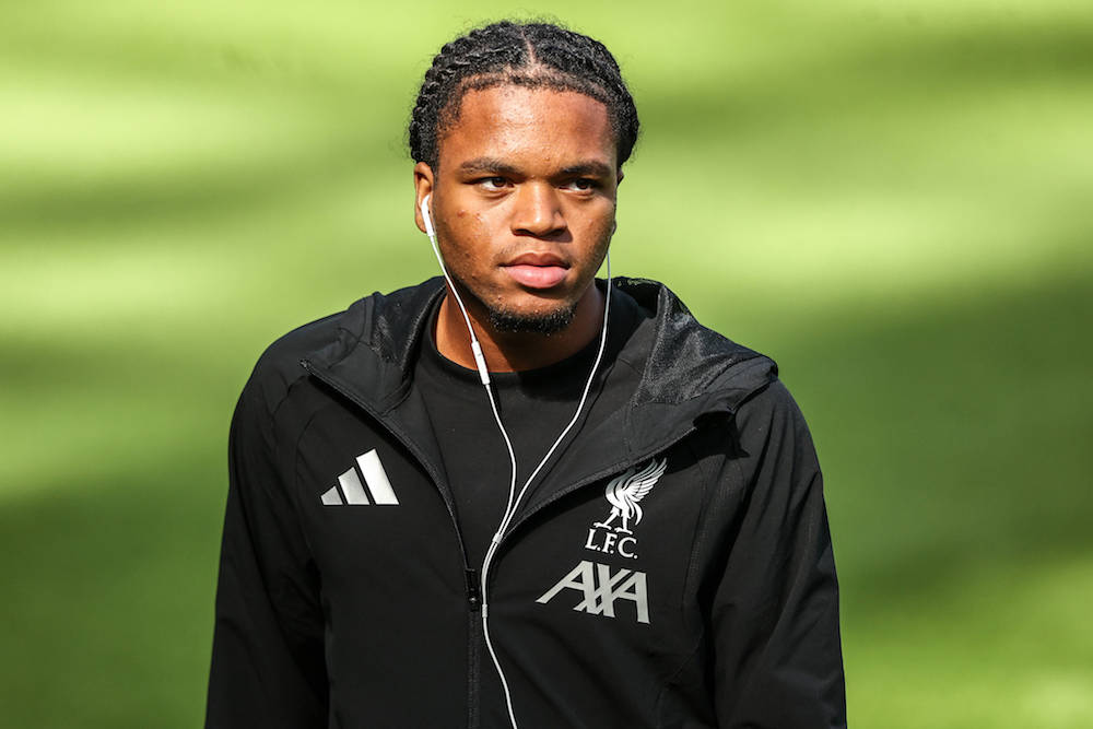 Både Ngumoha och Munoz lämnas utanför matchtruppen